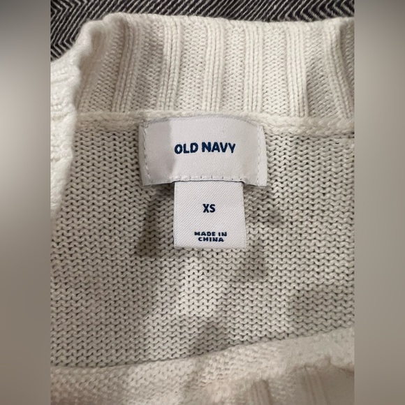 Old Navy Ivory Sweater - Picture 3 of 4